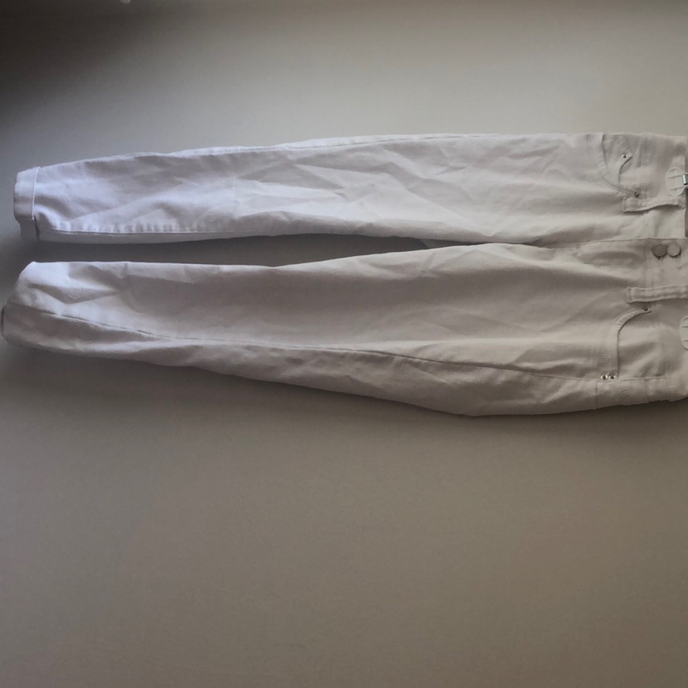 White skinny jeans